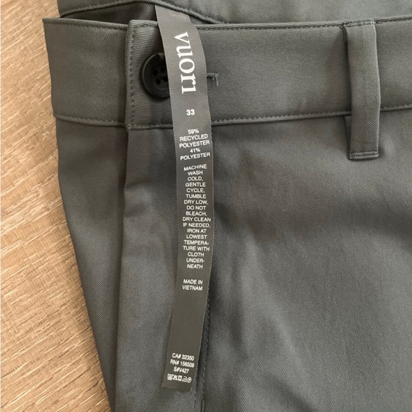 Vuori Cascade Tech Chino mens Pants smoked Beryl (gray)  color 33 x 30 - Picture 9 of 13